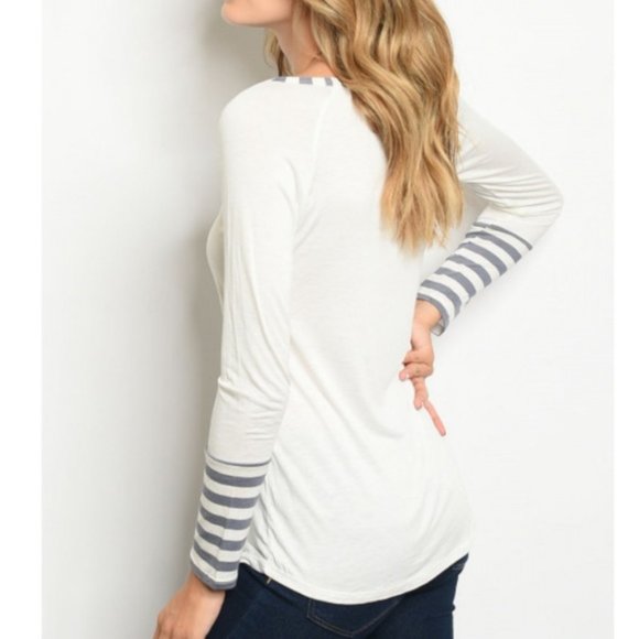 Ivory Indigo Wine Down Weekend Top - Picture 2 of 2